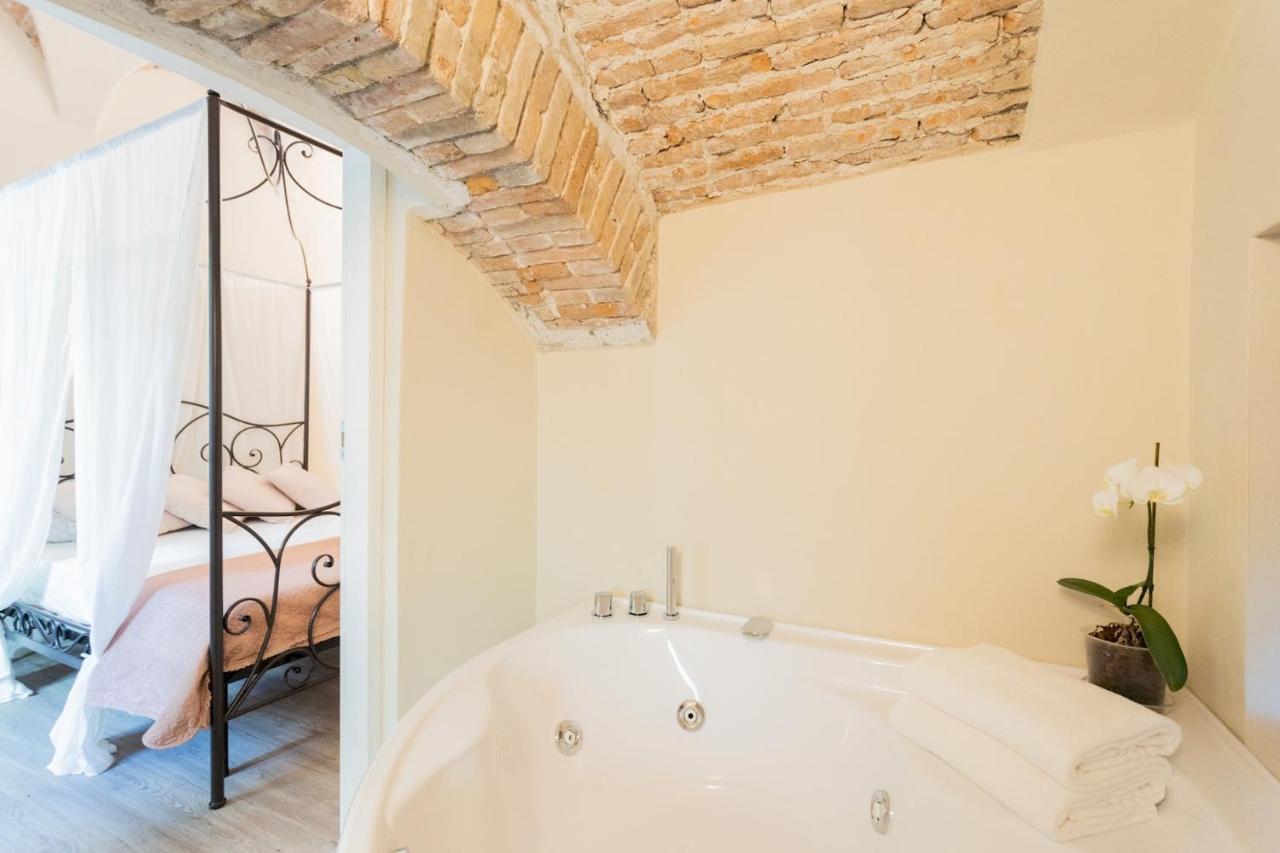 Romantic Escape City Centre With Jacuzzi & Parking By Rent All Como Dış mekan fotoğraf