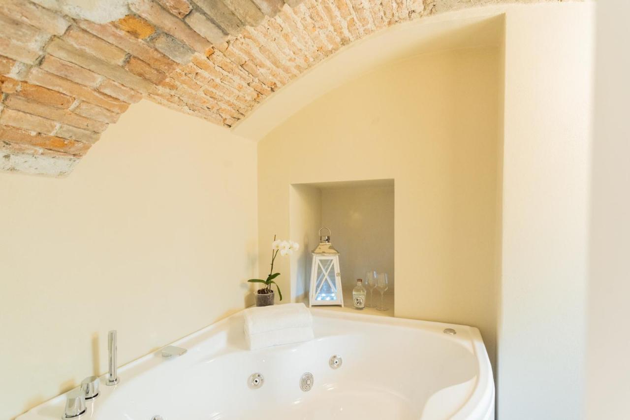 Romantic Escape City Centre With Jacuzzi & Parking By Rent All Como Dış mekan fotoğraf