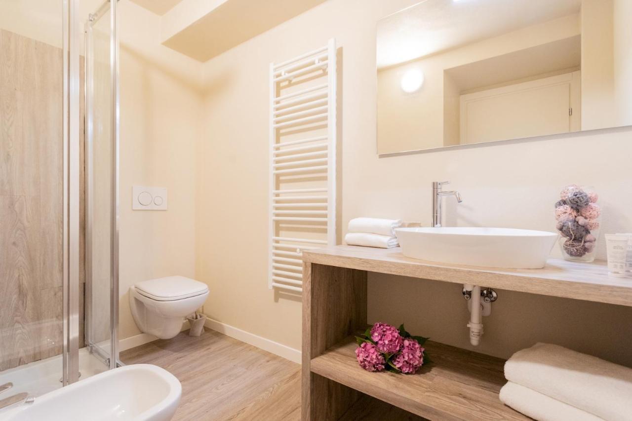 Romantic Escape City Centre With Jacuzzi & Parking By Rent All Como Dış mekan fotoğraf